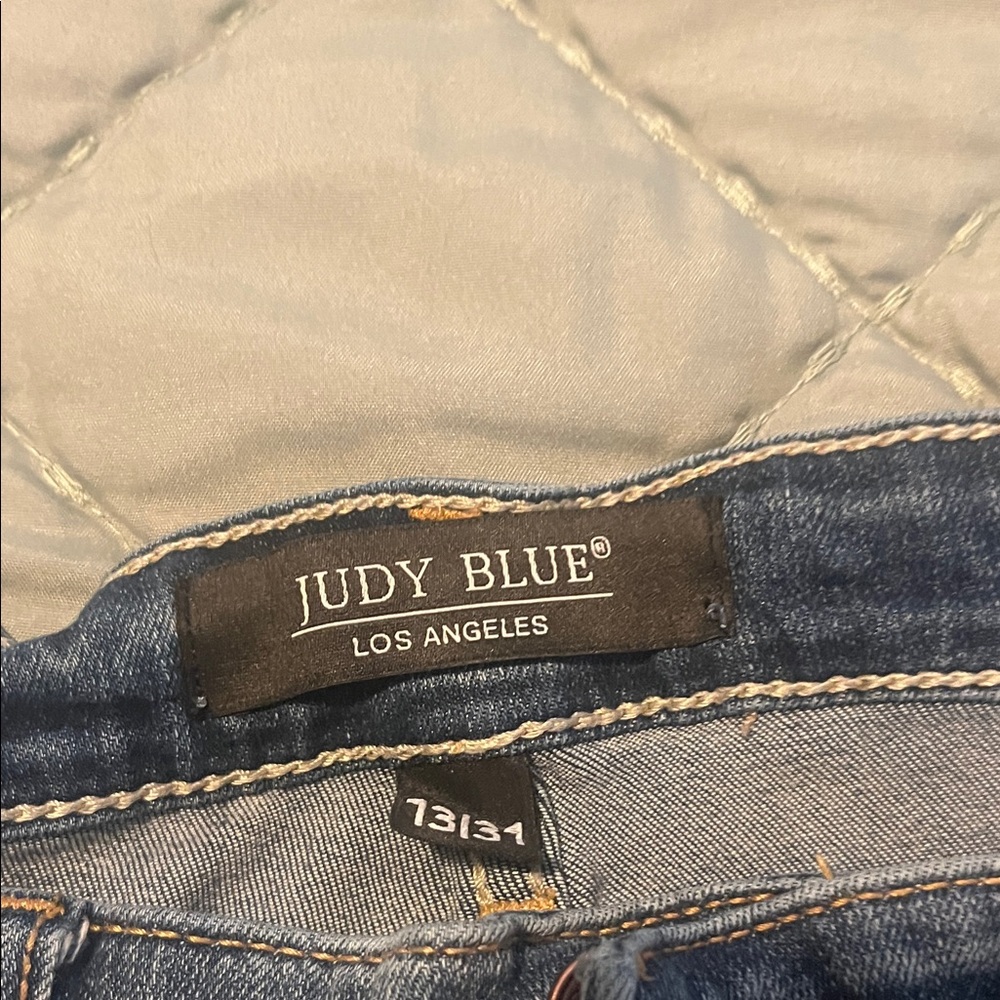 Judy Blue Women's Blue Jeans - Picture 4 of 7